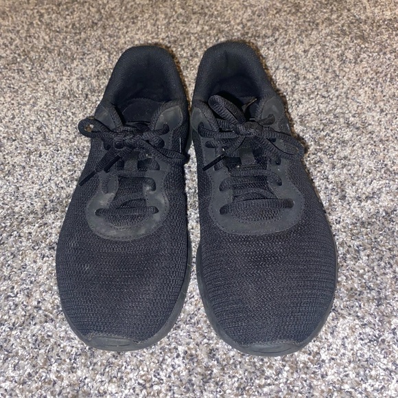 Nike kids running shoes - Picture 5 of 7